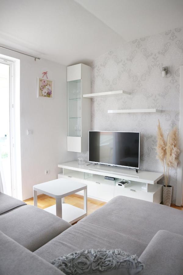 Apartments Keko Primosten Exterior photo